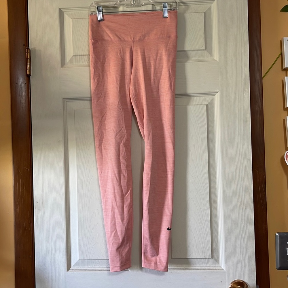Nike pink leggings, size xs(runs small)
